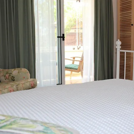Villamer Bed & Breakfast 2*